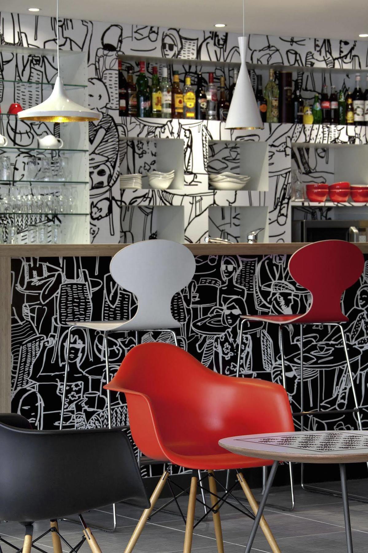 Ibis Centre Hotel 3*